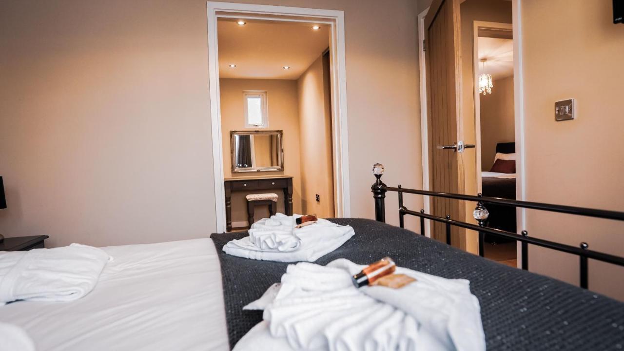 Warrenwood Country Park Hotel โพลเกท ภายนอก รูปภาพ