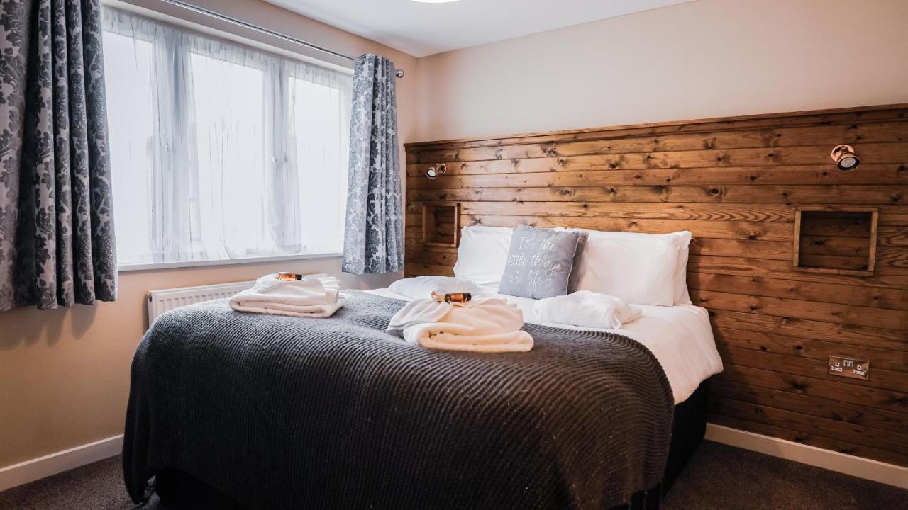 Warrenwood Country Park Hotel โพลเกท ภายนอก รูปภาพ